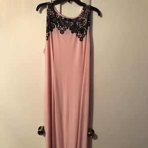 Long sleeveless dress